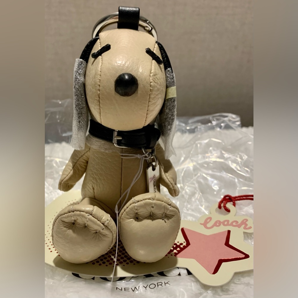 2022 New Coach X Peanuts Snoopy Collectible Bag Charm With Signature Canvas